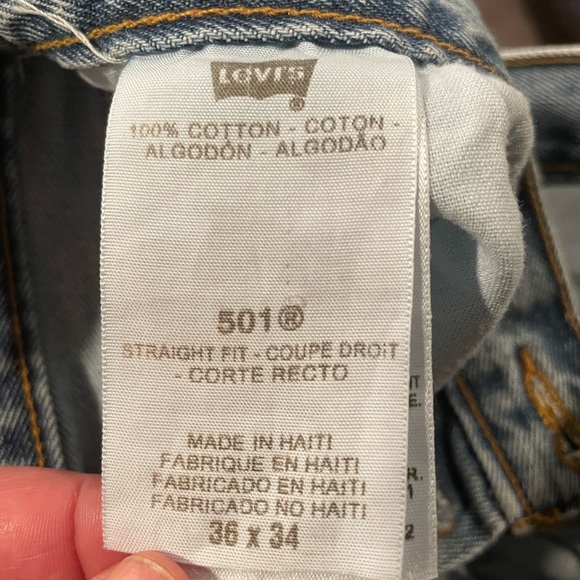 Classic Levi’s 501 jeans under $30 - Picture 5 of 5